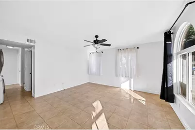 819 E 73rd, Los Angeles, CA 90001 - Photo 5