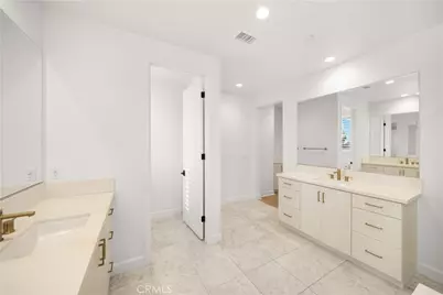 242 Sutters, Irvine, CA 92602 - Photo 27