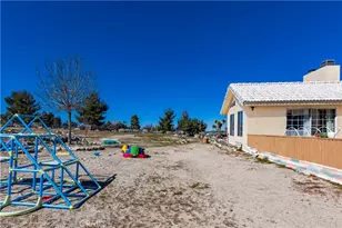 1825 Smoke Tree, Pinon Hills, CA 92372 - Photo 47