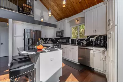 27482 Matterhorn, Lake Arrowhead, CA 92352 - Photo 11