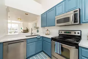 20301 Bluffside Cir, Huntington Beach, CA 92646 - Photo 9