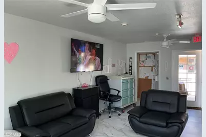 320 South San Jacinto Street, Hemet, CA 92543 - Photo 17