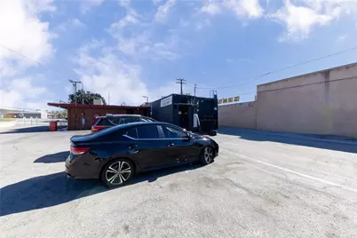 8836 Sierra Avenue, Fontana, CA 92335 - Photo 7