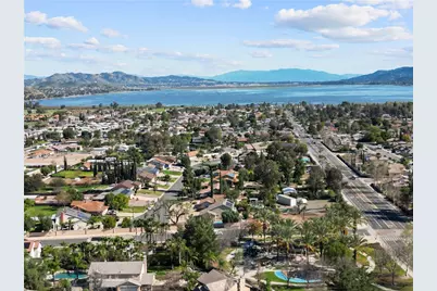 32015 Bourges, Lake Elsinore, CA 92530 - Photo 3