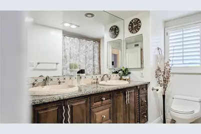 20224 Chapter, Woodland Hills, CA 91364 - Photo 39