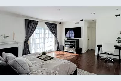 20224 Chapter, Woodland Hills, CA 91364 - Photo 43