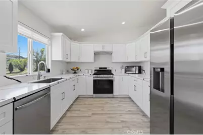 7680 Rockaway Avenue, Yucca Valley, CA 92284 - Photo 9