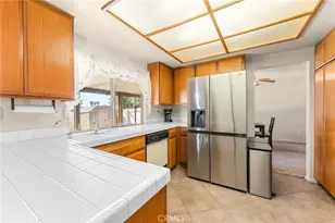 11048 Thrush Dr, Riverside, CA 92505 - Photo 9