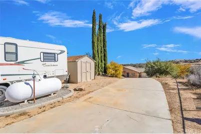 6297 Coleridge, Oak Hills, CA 92344 - Photo 53