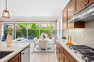 210 Canvas, Irvine, CA 92620 - Photo 11