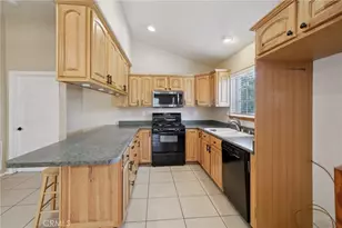 41225 Hacienda Dr, Murrieta, CA 92562 - Photo 15