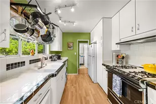 5528 Village Green, Los Angeles, CA 90016 - Photo 9