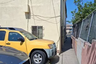 626 W Century, Los Angeles, CA 90044 - Photo 31