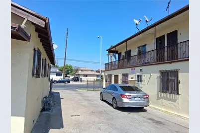 626 W Century, Los Angeles, CA 90044 - Photo 3