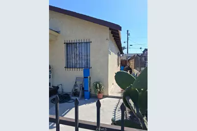 626 W Century, Los Angeles, CA 90044 - Photo 11