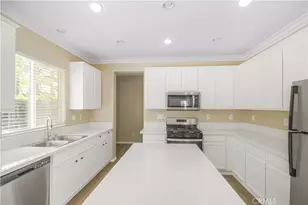 33558 Iris Ln, Murrieta, CA 92563 - Photo 5