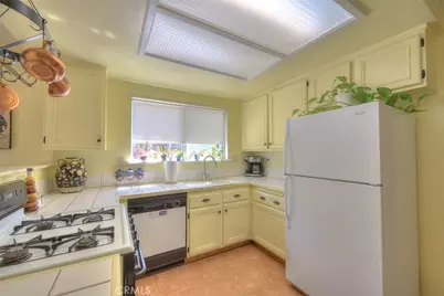 12437 Goldstone, Victorville, CA 92392 - Photo 13