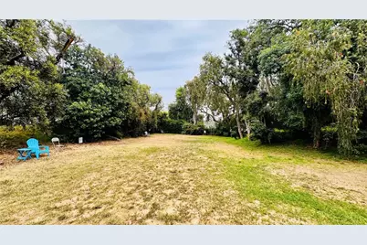 239 S Barrington Avenue #F8, Los Angeles, CA 90049 - Photo 17