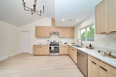18321 Kinzie St, Northridge, CA 91325 - Photo 41