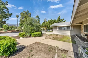 888 Syracuse, Claremont, CA 91711 - Photo 37