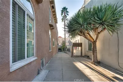 335 N Mariposa Avenue, Los Angeles, CA 90004 - Photo 9