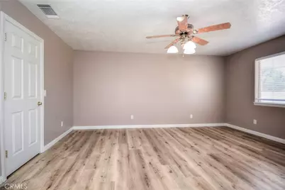 11020 Lantry, Oak Hills, CA 92344 - Photo 15