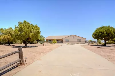 11020 Lantry, Oak Hills, CA 92344 - Photo 5