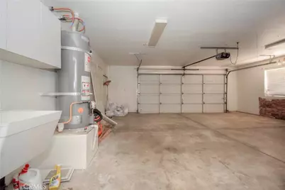 11020 Lantry, Oak Hills, CA 92344 - Photo 37