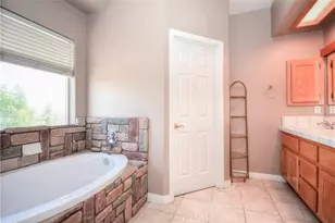 11020 Lantry, Oak Hills, CA 92344 - Photo 33