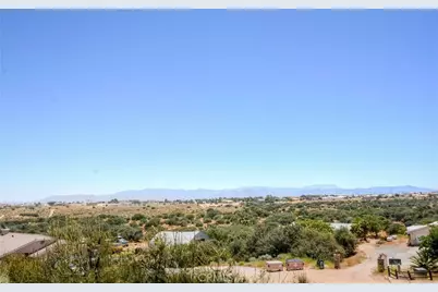 11020 Lantry, Oak Hills, CA 92344 - Photo 47