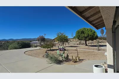 11020 Lantry, Oak Hills, CA 92344 - Photo 17