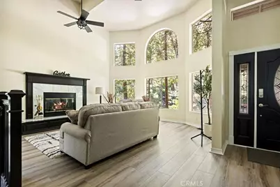 28670 Shenandoah Drive, Lake Arrowhead, CA 92352 - Photo 3