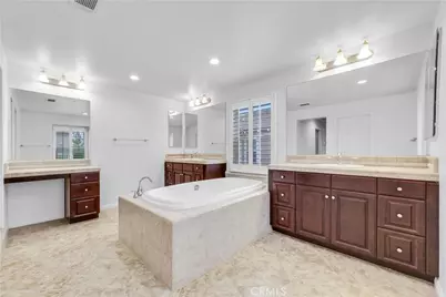 7862 Holland Park Ct, Chino, CA 91708 - Photo 17