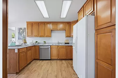 107 S Center Street, Redlands, CA 92373 - Photo 9
