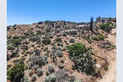 8451 Zohra Canyon Rd, Pinon Hills, CA 92372 - Photo 29