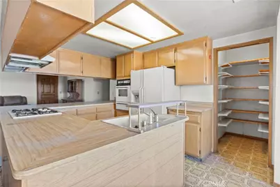 8451 Zohra Canyon Rd, Pinon Hills, CA 92372 - Photo 9