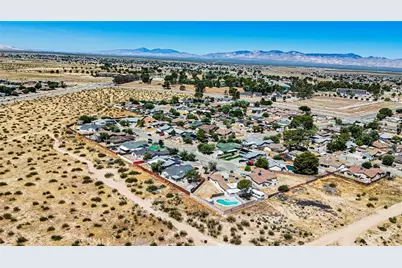 21404 Baldwin, California City, CA 93505 - Photo 23