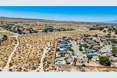 21404 Baldwin, California City, CA 93505 - Photo 5