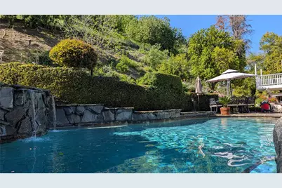 20224 Chapter, Woodland Hills, CA 91364 - Photo 25