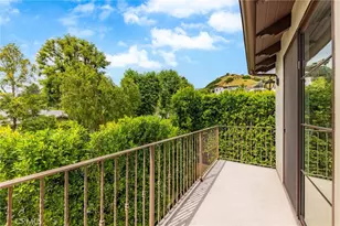 100 Country Club Dr, Burbank, CA 91501 - Photo 45