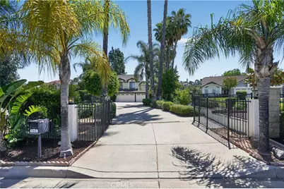 2081 Country Hills Lane, Riverside, CA 92503 - Photo 3