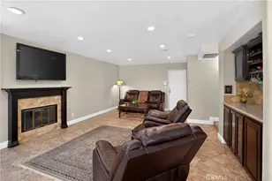 2081 Country Hills Ln, Riverside, CA 92503 - Photo 11