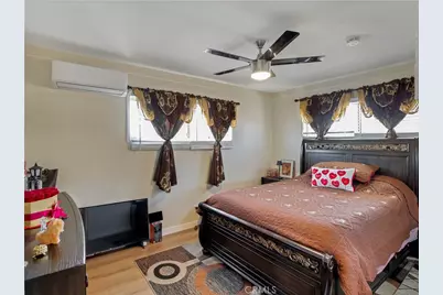 12205 S Halldale, Los Angeles, CA 90047 - Photo 17