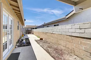 12205 S Halldale, Los Angeles, CA 90047 - Photo 29