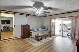 12205 S Halldale, Los Angeles, CA 90047 - Photo 23