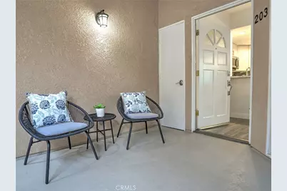 2000 Pacific Coast Highway #203, Huntington Beach, CA 92648 - Photo 15
