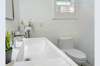 2000 Pacific Coast Highway #203, Huntington Beach, CA 92648 - Photo 13