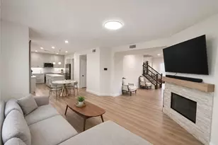 27925 Periwinkle Ln, Valencia, CA 91354 - Photo 5