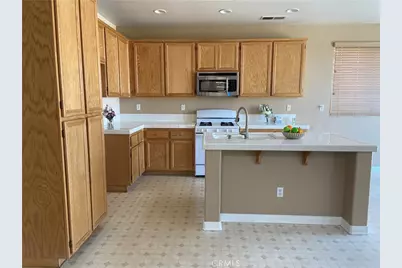 11794 Forest Park, Victorville, CA 92392 - Photo 7