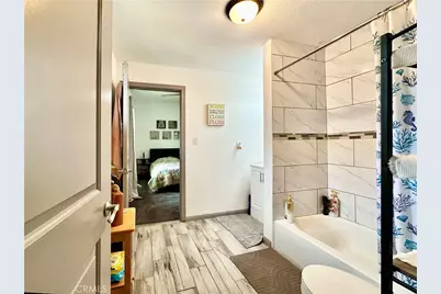 160 W 48th, Los Angeles, CA 90037 - Photo 21